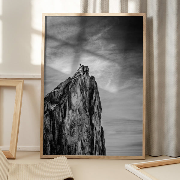 Tablou înramat „Balancing between Earth and Sky” de Thomas Vuillaume