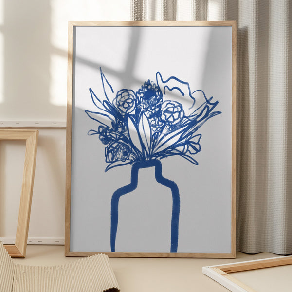 Tablou înramat „Blue Vase Bouquet” de Athene Fritsch
