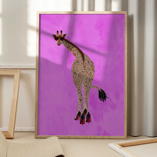 Tablou înramat „Quirky Giraffe wearing shoes” de Sarah Manovski