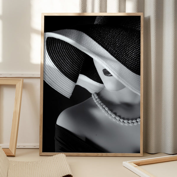 Tablou înramat „Elegance in Shadow” de Ruslan Bolgov