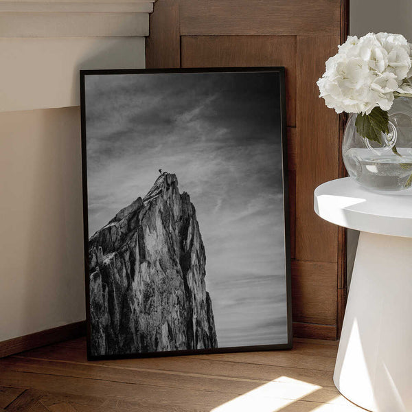 Tablou înramat „Balancing between Earth and Sky” de Thomas Vuillaume