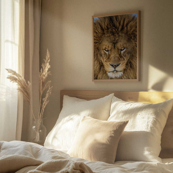 Tablou înramat „Serious Lion” de Mike Centioli