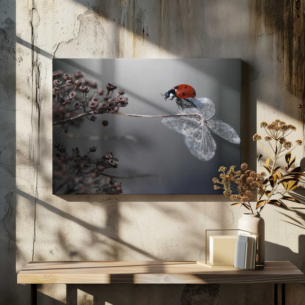 Tablou canvas „Ladybird on hydrangea.” de Ellen van Deelen