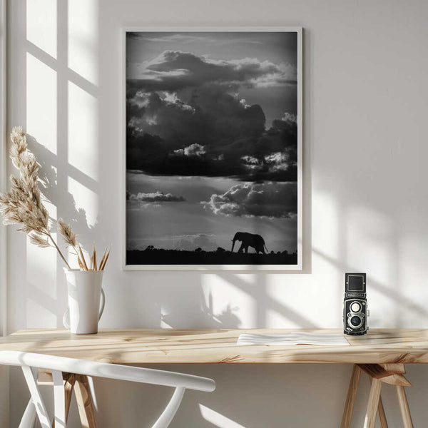 Tablou înramat „He walks under an African Sky” de WildPhotoArt