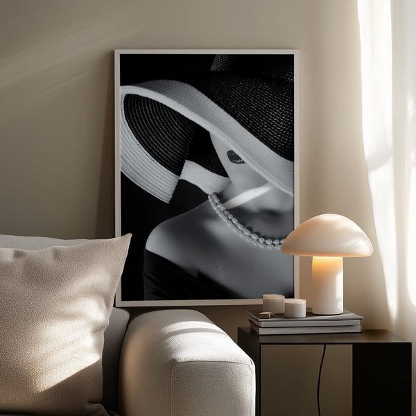 Tablou înramat „Elegance in Shadow” de Ruslan Bolgov