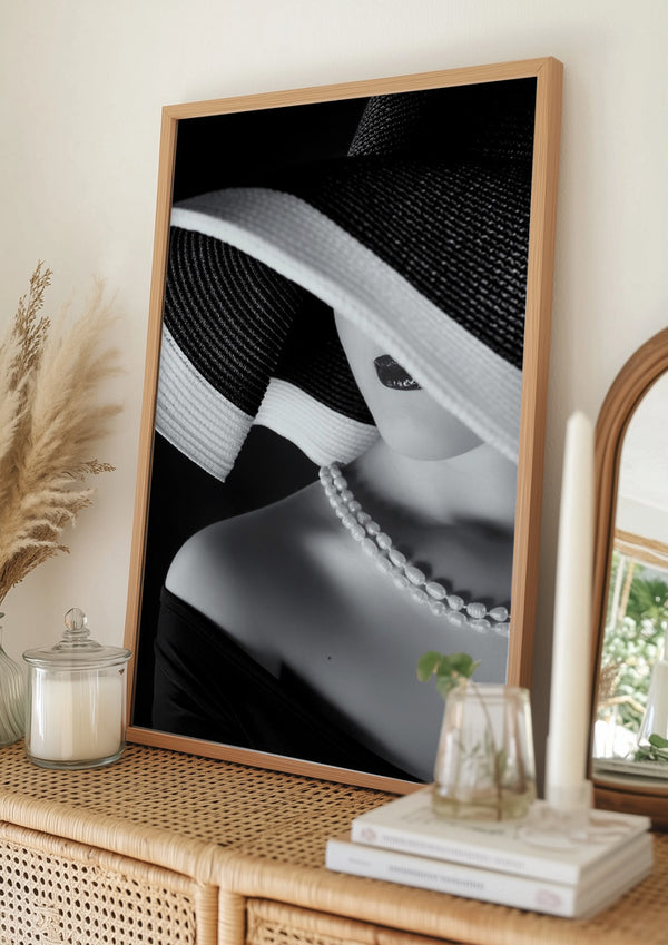 Tablou înramat „Elegance in Shadow” de Ruslan Bolgov