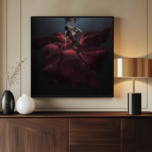 Tablou înramat „The Lady in Red” de Martha Suherman