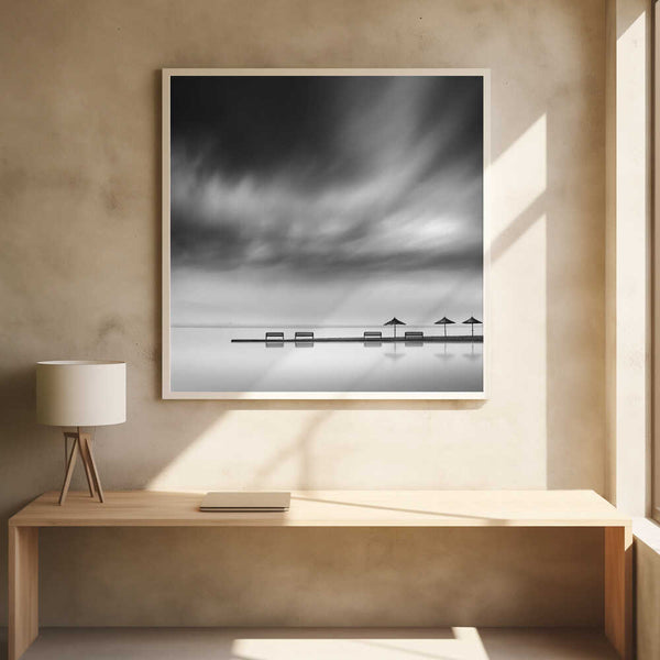 Tablou înramat „Four Benches and three umbrellas” de George Digalakis