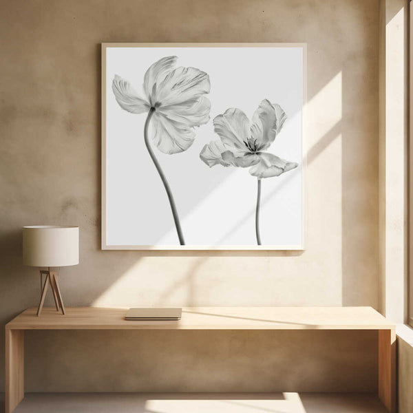 Tablou înramat „Same tulip : front- and backview” de Lotte Grønkjær