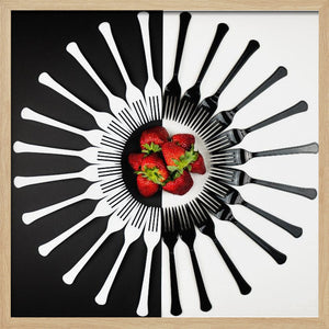 Tablou înramat „Strawberry Designs” de Mike Melnotte