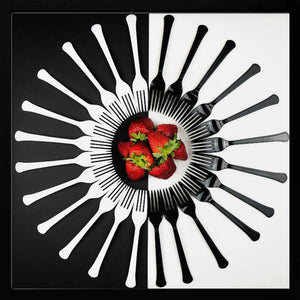 Tablou înramat „Strawberry Designs” de Mike Melnotte