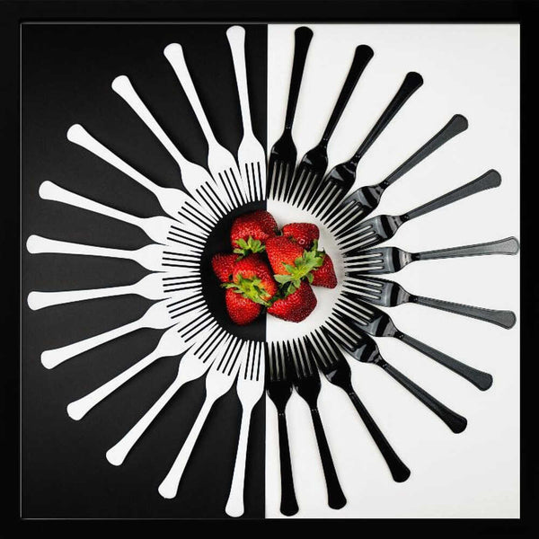 Tablou înramat „Strawberry Designs” de Mike Melnotte