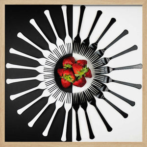 Tablou înramat „Strawberry Designs” de Mike Melnotte