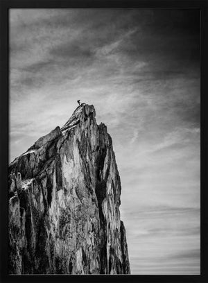 Tablou înramat „Balancing between Earth and Sky” de Thomas Vuillaume