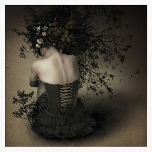 Tablou înramat „Night scented girl” de Kiyo Murakami