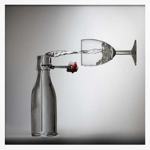 Tablou înramat „Pouring?” de Wieteke de Kogel