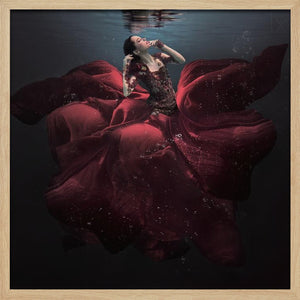 Tablou înramat „The Lady in Red” de Martha Suherman