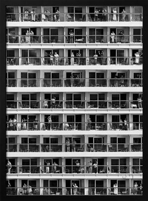 Tablou înramat „Mass Tourism” de Franz Baumann