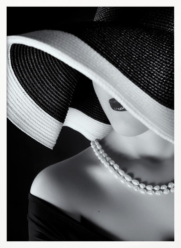 Tablou înramat „Elegance in Shadow” de Ruslan Bolgov