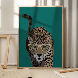Tablou înramat „Curious green leopard” de Sarah Manovski