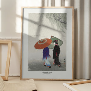 Tablou înramat „Two Women In The Rain” de Ohara Koson