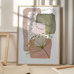 Tablou înramat „Delicate Pink and Green-2” de Sally Ann Moss