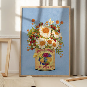 Tablou înramat „Flowers In a Vintage Tea Can” de Raissa Oltmanns
