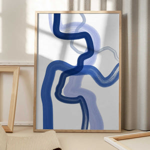 Tablou înramat „Fluid Blue Brushstrokes” de Elena Ristova