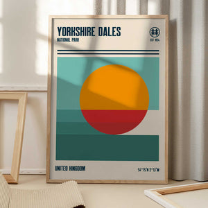 Tablou înramat „Yorkshire Dales National Park Travel Poster” de Retrodrome
