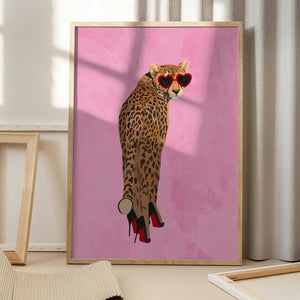 Tablou înramat „Sexy cheetah in heels” de Sarah Manovski