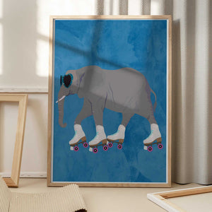 Tablou înramat „Rollerskating elephant” de Sarah Manovski