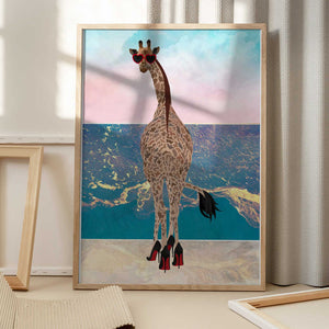 Tablou înramat „Giraffe on holiday” de Sarah Manovski