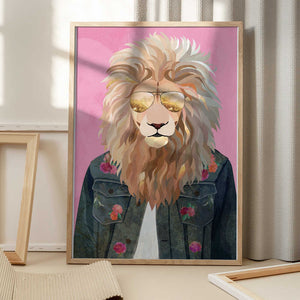 Tablou înramat „Golden fashion lion 1” de Sarah Manovski