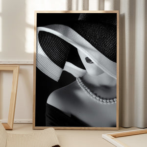 Tablou înramat „Elegance in Shadow” de Ruslan Bolgov