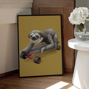 Tablou înramat „sloth on skateboard” de Adam Lawless