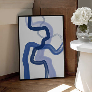 Tablou înramat „Fluid Blue Brushstrokes” de Elena Ristova