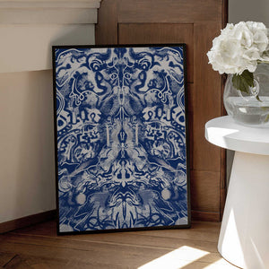 Tablou înramat „Symmetrical Blue and White Pattern” de Little Dean