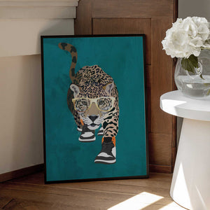 Tablou înramat „Jaguar prowling in high top sneakers” de Sarah Manovski