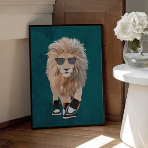 Tablou înramat „Lion prowling in high top sneakers” de Sarah Manovski