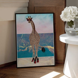 Tablou înramat „Giraffe on holiday” de Sarah Manovski