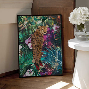 Tablou înramat „Tropical Floral Jungle - Cheetah in heels” de Sarah Manovski