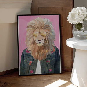 Tablou înramat „Golden fashion lion 1” de Sarah Manovski