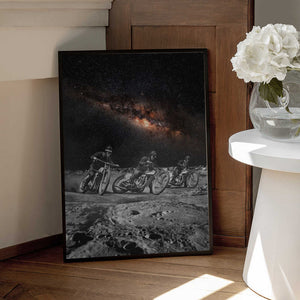 Tablou înramat „Motorcyclists Racing” de Dominik Przerwa