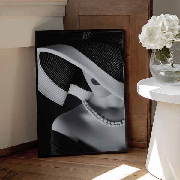 Tablou înramat „Elegance in Shadow” de Ruslan Bolgov