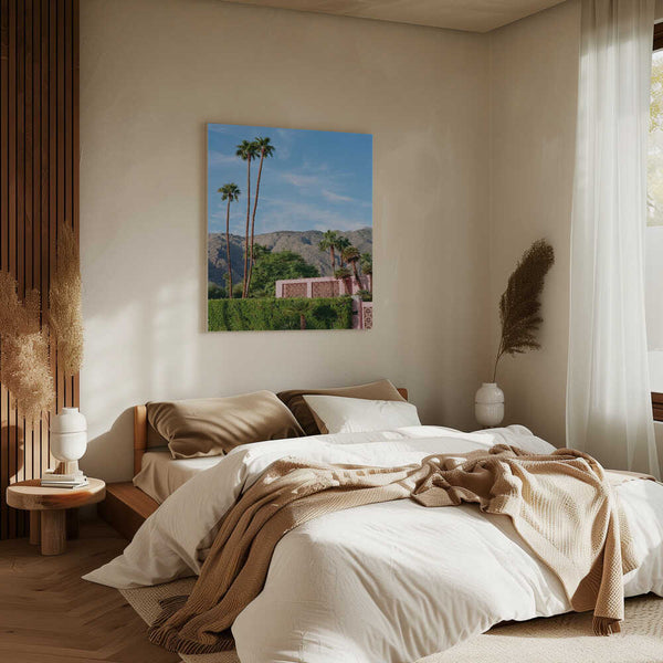 Tablou canvas „Palm Springs Pink House” de Bethany Young