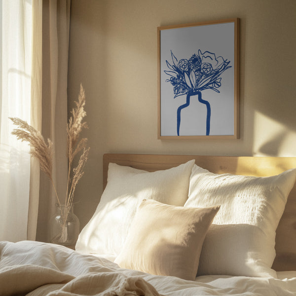 Tablou înramat „Blue Vase Bouquet” de Athene Fritsch