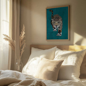 Tablou înramat „Jaguar prowling in high top sneakers” de Sarah Manovski