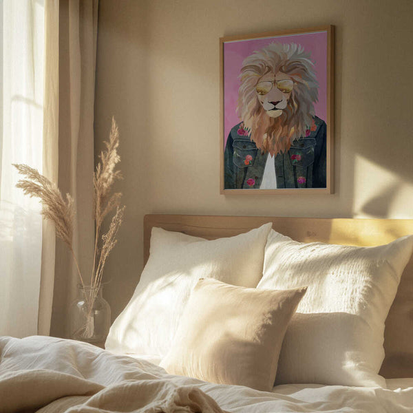 Tablou înramat „Golden fashion lion 1” de Sarah Manovski