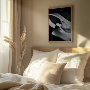 Tablou înramat „Elegance in Shadow” de Ruslan Bolgov