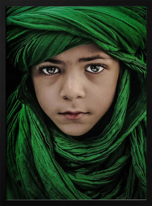 Tablou înramat „Green Boy” de Saeed Dhahi